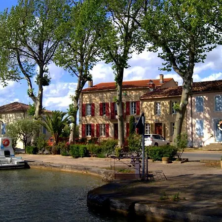 La Maison Du Docteur Alojamento de Acomodação e Pequeno-almoço Sallèles-dʼAude